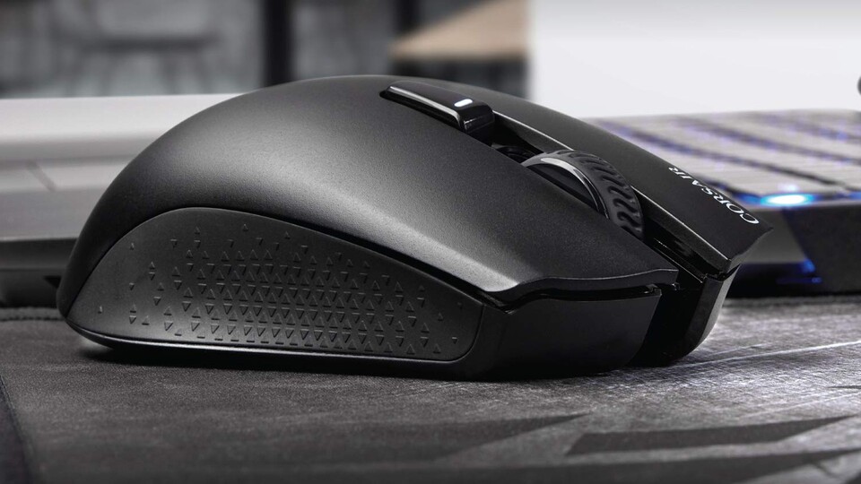 Extrem leicht und griffig: Die Corsair Harpoon liefert euch erstklassige Ergonomie beim Zocken und Arbeiten!