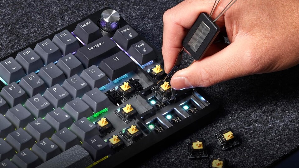 Dank Hot-Swap-Feature könnt ihr die Schalter der Corsair K65 Plus Wireless im Handumdrehen austauschen – ganz ohne Löten.