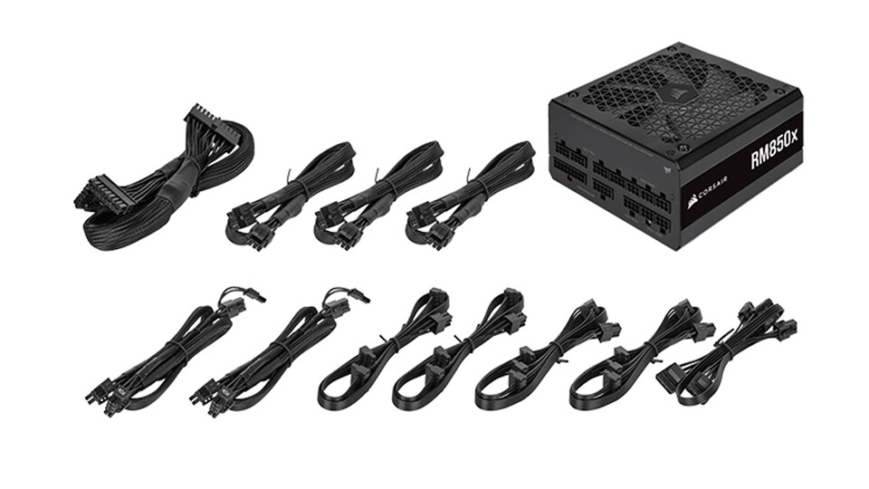 Zusammen mit dem Netzteil bekommt ihr auch mehr als genug Kabel für alle eure Komponenten.