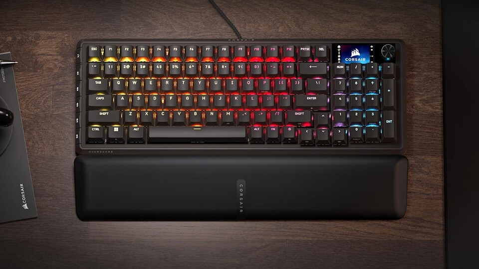 Das platzsparende 96 %-Design der Corsair Vanguard 96 bietet volle Funktionalität bei minimalem Platzbedarf auf eurem Schreibtisch.