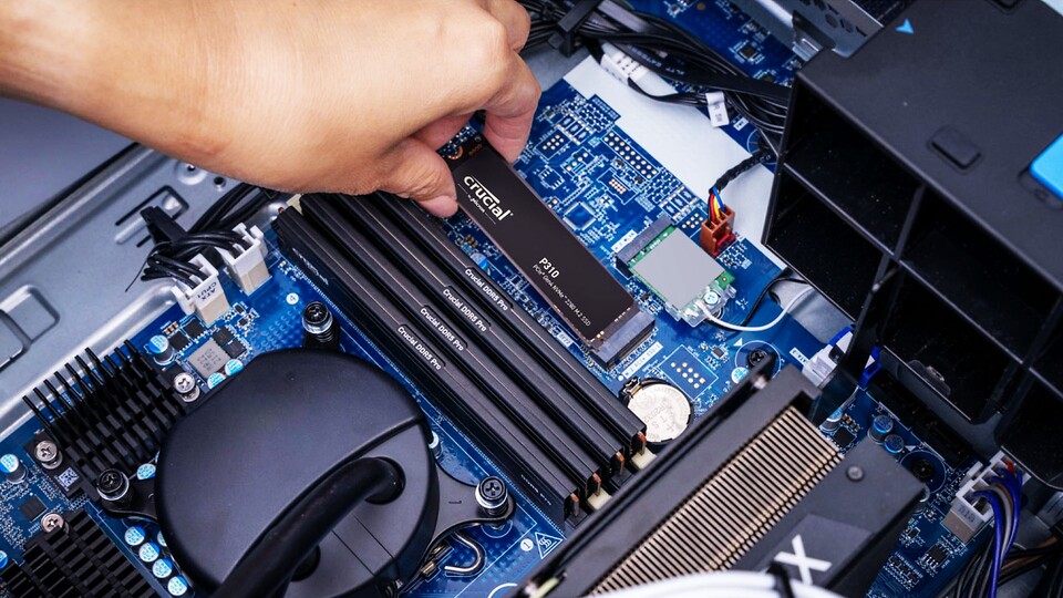 Früher hatten wir mehr Optionen beim Laufwerkszubau: 4-6 SATA-Ports waren schon praktisch. M.2 für SSD rufen nach größeren Laufwerkskapazitäten, oft gibt es nur 2-4 M.2-Slots.