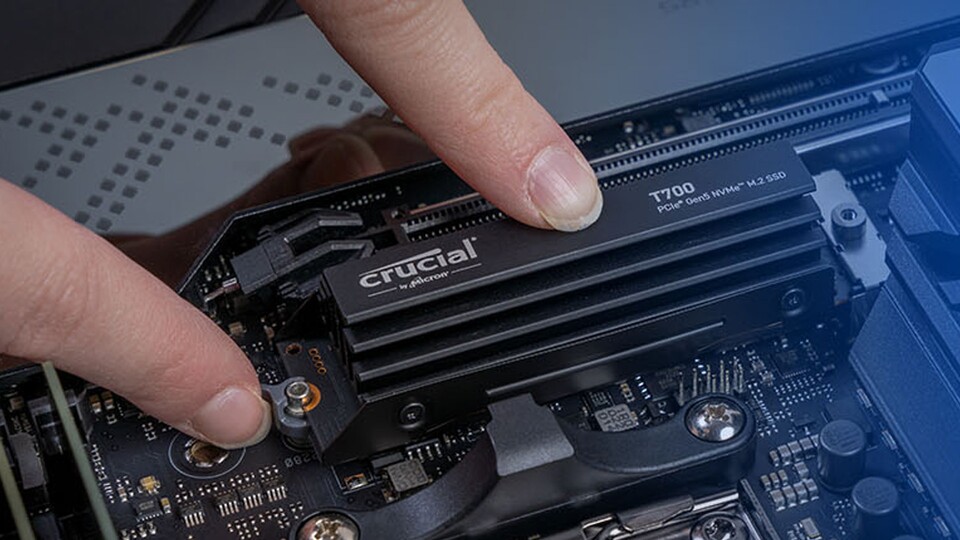 Ihr könnt die Crucial T700 entweder mit oder ohne Kühlkörper kaufen.