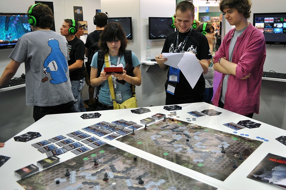 Besucher der Gamescom konnten dieses Jahr bereits einen Prototype zur Crysis Analogue Edition testen.