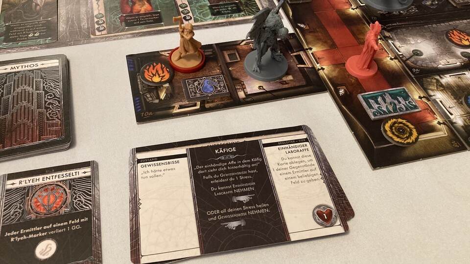 Einen einhändigen Laboraffen befreien oder sämtlichen Stress heilen, aber Gewissensbisse bekommen. Auch beim Looten sorgt Death May Die für Stimmung am Tisch. (Foto: Heiko Klinge)