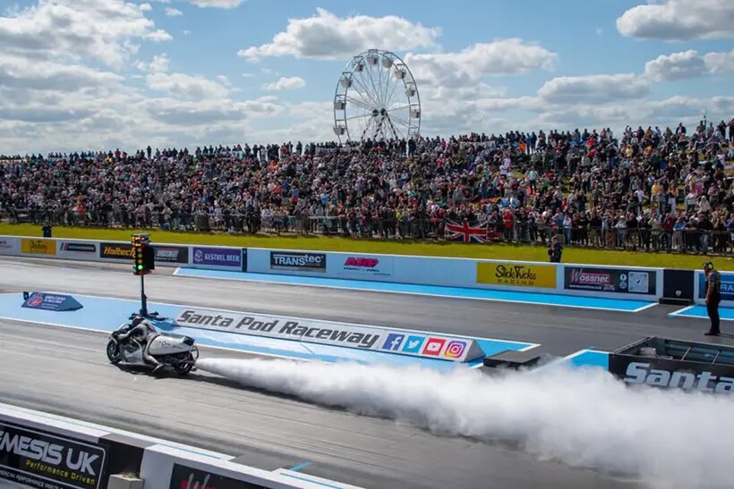 Das Dampf-Bike beim Santa Pod Festival of Power. (Bildquelle: Motorcyclenews)
