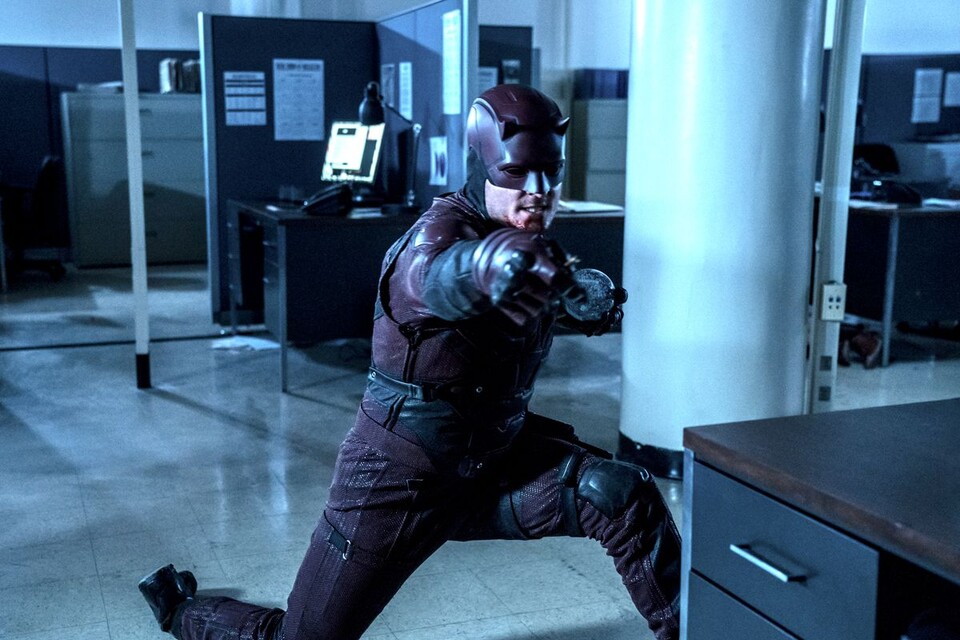 In Staffel 3 sorgte Bullseye mit einer Kopie des Daredevil-Outfits für Chaos und Verwirrung. Bildquelle: NetflixMarvel