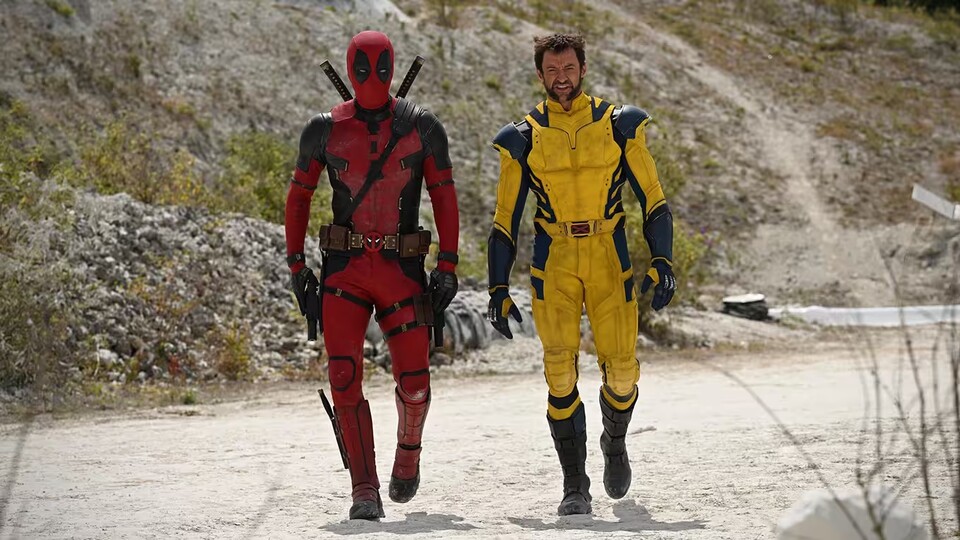 Wolverine (Hugh Jackman) trägt endlich auch im Kino gelb. Das Foto vom Deadpool-3-Set wurde von Ryan Reynolds persönlich geteilt. Bildquelle: DisneyMarvel Studios