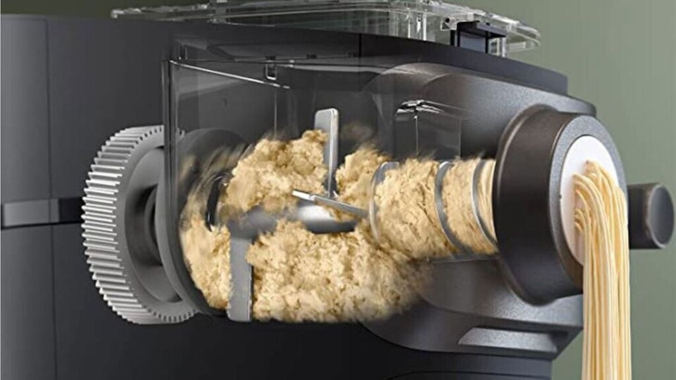 Kneading, rolling and shaping - that's what stopped me from making pasta regularly. No more excuse if the machine does it all itself.