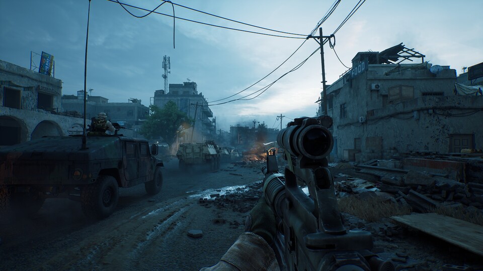 Die Lichtstimmung in Black Hawk Down ist stimmungsvoll und atmosphärisch.