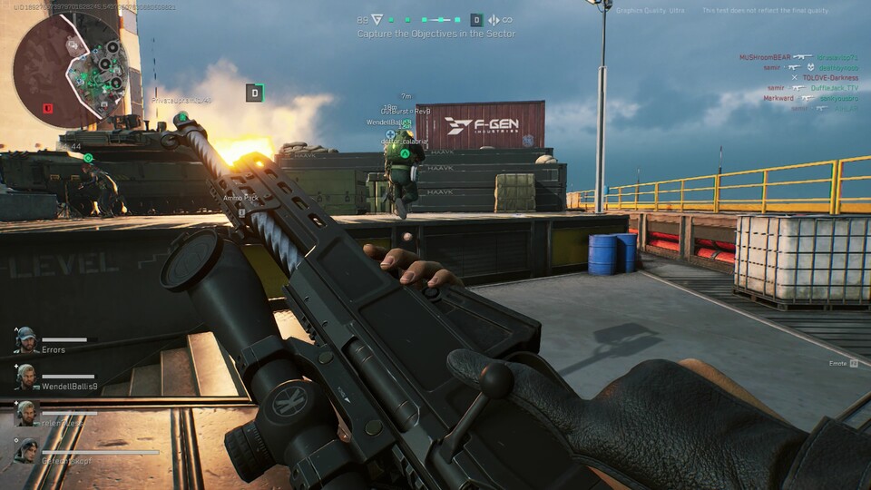 Als Sniper bleibe ich auf Abstand und lasse meinen Kollegen im Panzer nach vorn rollen.