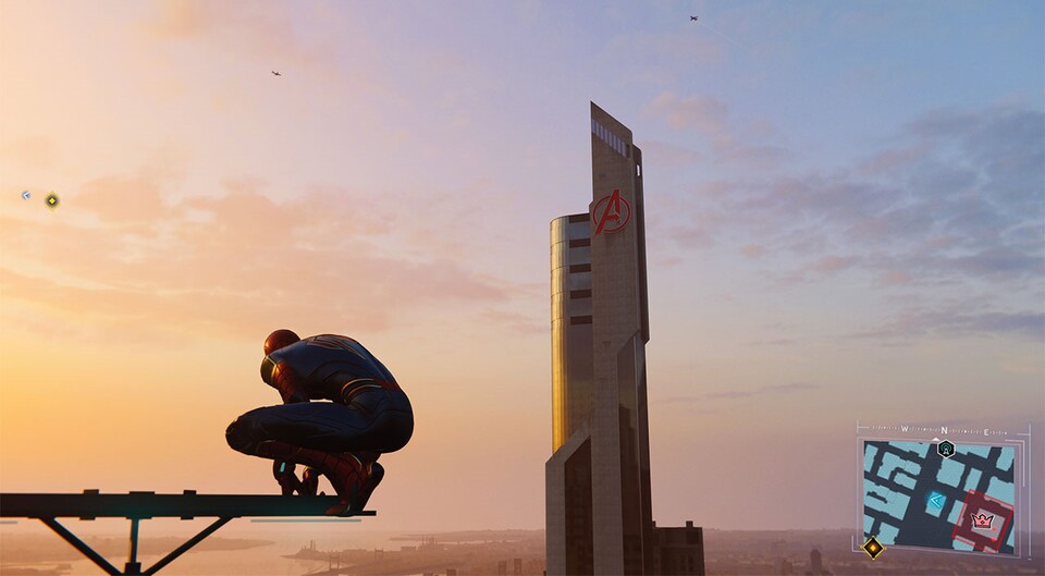 Das Logo auf dem Avengers-Tower in Marvel's Spider-Man ist das exakt gleiche des Marvel's-Avengers-Spiel von Square Enix.