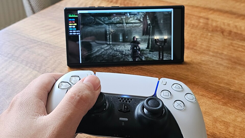 Während meines Tests habe ich die App mit verschiedenen Eingabegeräten getestet – darunter Maus und Tastatur sowie einen PS5-Controller. (Bildquelle: Aaron Hofmann GameStar Tech)