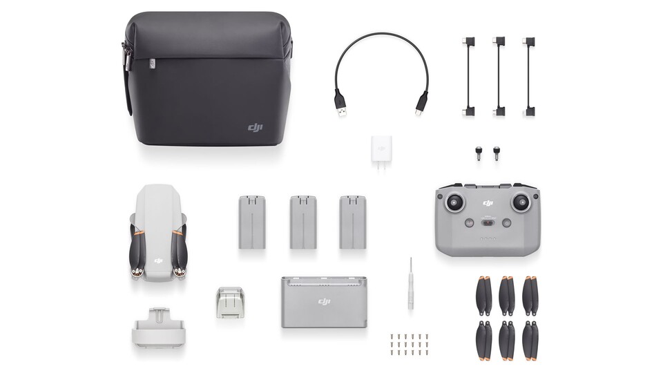 Das Set verfügt über viele Ersatzteile, sodass ihr euch beim Fliegen keine Sorgen über mangelnde Flugkunst machen müsst.