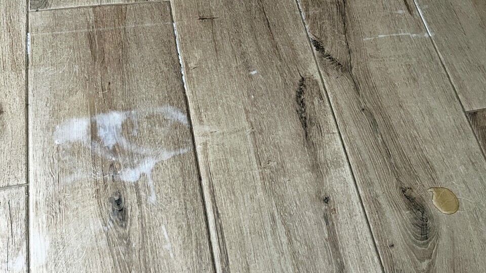 Flüssigkeiten verteilt der ROMO, weil er sie nicht separat reinigt.