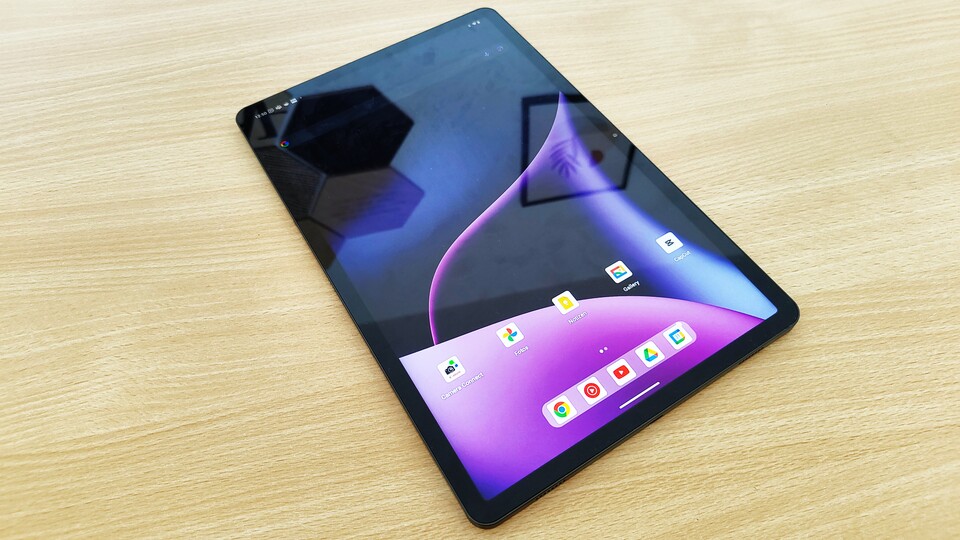 Für das Display kommt ein IPS-Panel zum Einsatz.