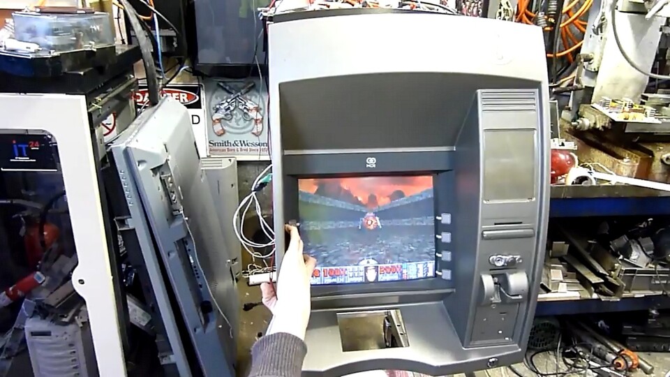 Doom auf einem Geldautomat mit Windows XP.