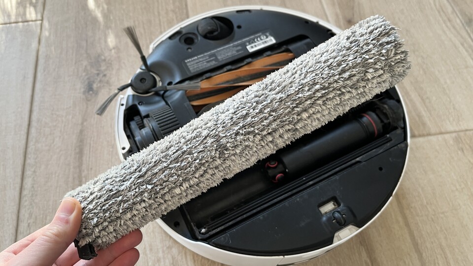 Die Wischrolle lässt sich ausfahren und auch leicht entnehmen.