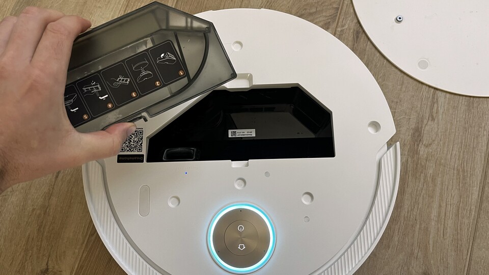 Der Staubbehälter lässt sich leicht entfernen.