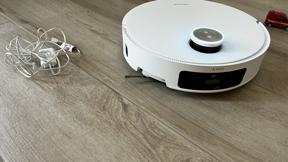 Hindernisse wie Stromkabel erkennt und umfährt der L50 Pro Ultra mit nahezu chirurgischer Präzision.