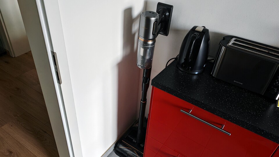 Der Akkusauger braucht seinen Platz für eine Ladestation. (Bildquelle: Maxe S., GameStar)