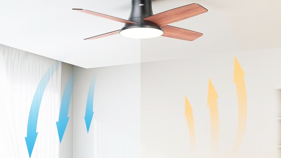 Mit einem Sommer- und einem Wintermodus kann ein Deckenventilator zu jeder Jahreszeit punkten – dieser hier dient auch als starke Deckenlampe!