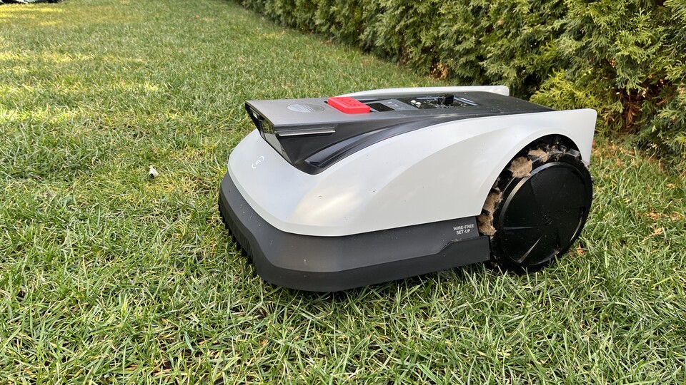 Unser Tester Mirco hat den ECOVACS GOAT O600 schon ausführlich getestet und ihm einen Preis-Leistungs-Award verliehen.