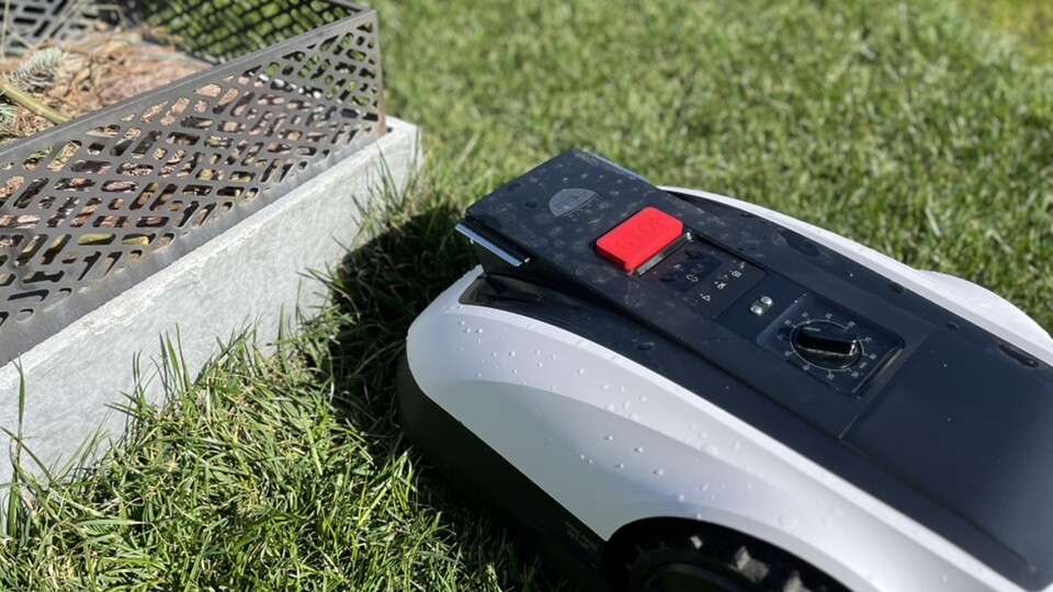 Große Hindernisse meidet der Roboter zuverlässig. Es gab im gesamten Test keine einzige Kollision.