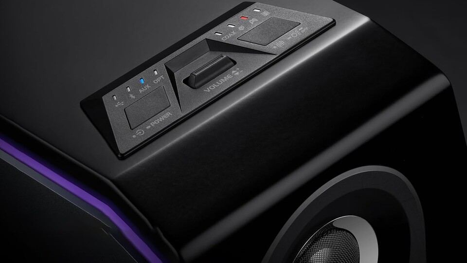 Die einzelnen Anschlüsse und Soundmodi könnt ihr am Lautsprecher selbst einstellen.