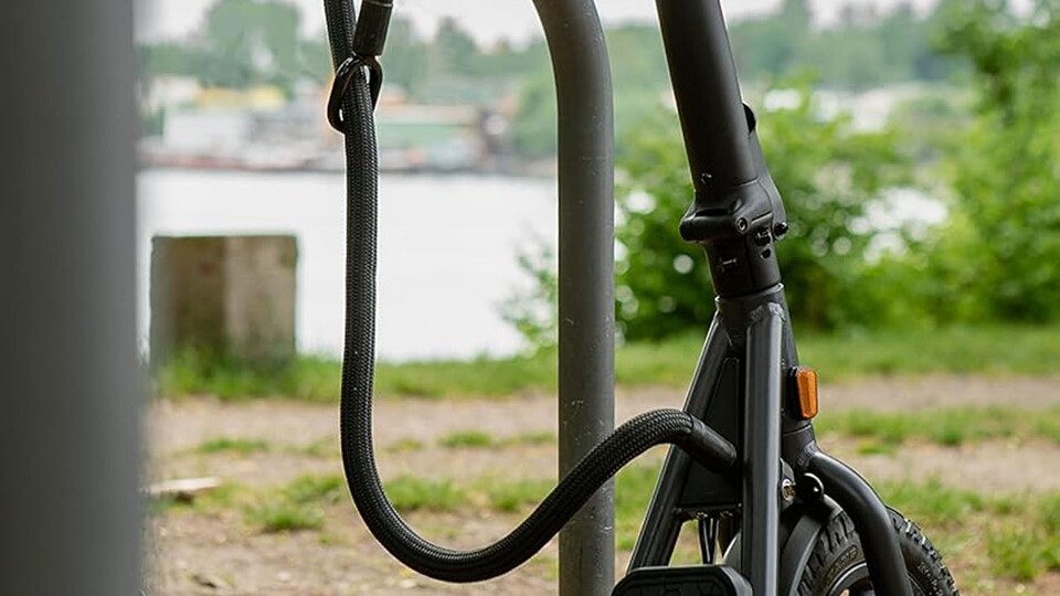 Das Egret mate by Tex-Lock Seilschloss könnt ihr einfach zusammen mit dem Roller zu eurem Warenkorb hinzufügen, wo euch der Preis des Schlosses automatisch erstattet wird.