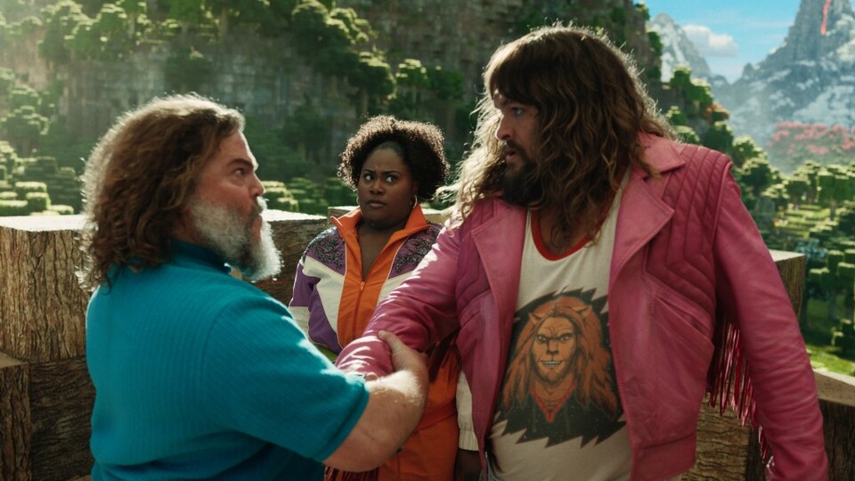 Ein absolutes Traum-Duo auf der großen Leinwand: Jack Black und Jason Momoa. Dawn (Danielle Brooks) im Hintergrund guckt aus gutem Grund so skeptisch drein. Bildquelle: Warner Bros.