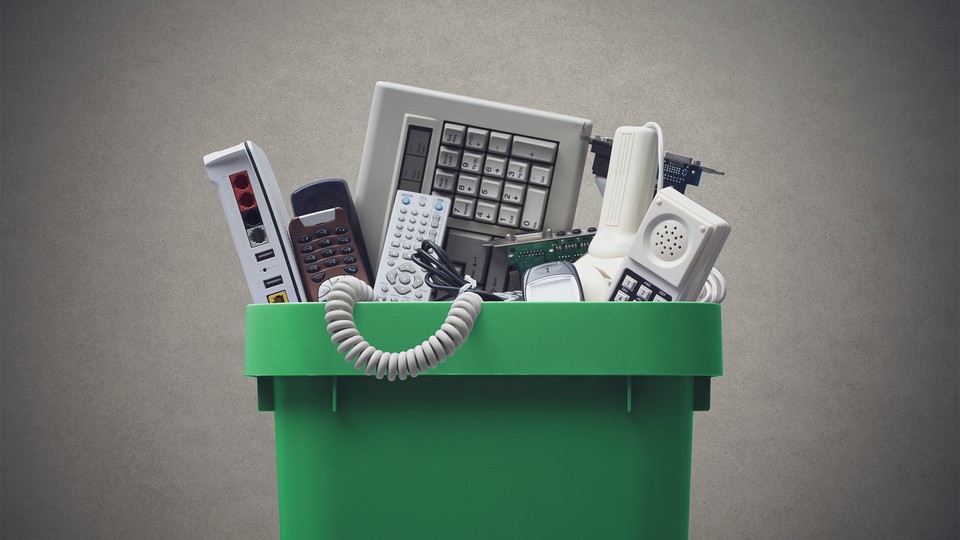 Immer mehr elektronischer Müll landet in der Tonne - und das ist schlecht. (Bild: Stokkete - adobe.stock.com)
