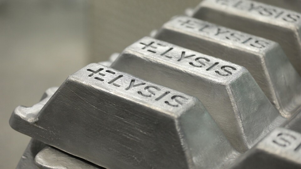 Elysis stellt Aluminium ohne CO2-Ausstoß her. (Bildquelle: Apple)