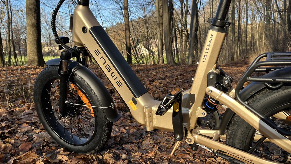 In der Farbe »Sekt« wirkt das Bike trotz seiner Massivität erfreulich erfrischend.