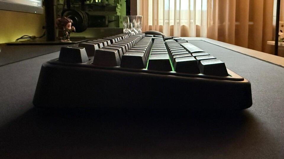 Dank des Cherry-Profils liegen eure Finger so natürlich auf, dass ihr stundenlang tippen könnt, ohne dass die Hände ermüden.