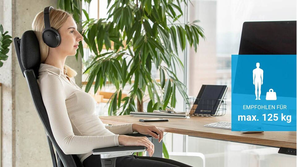 Für noch mehr Komfort sorgt dann die verstellbare Kopfstütze, die ihr super leicht anpassen könnt!