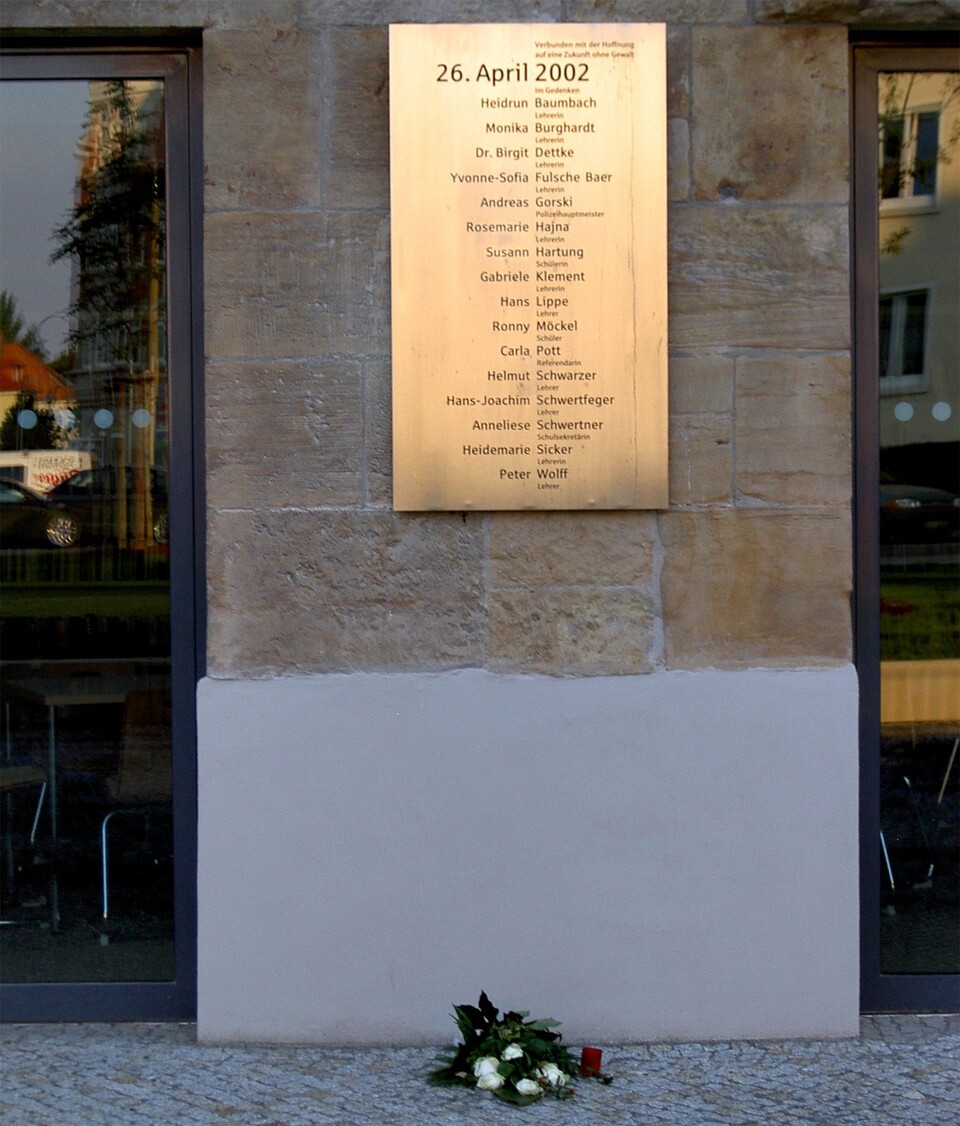 Die Gedenktafel für die Opfer. Quelle: Wikipedia.