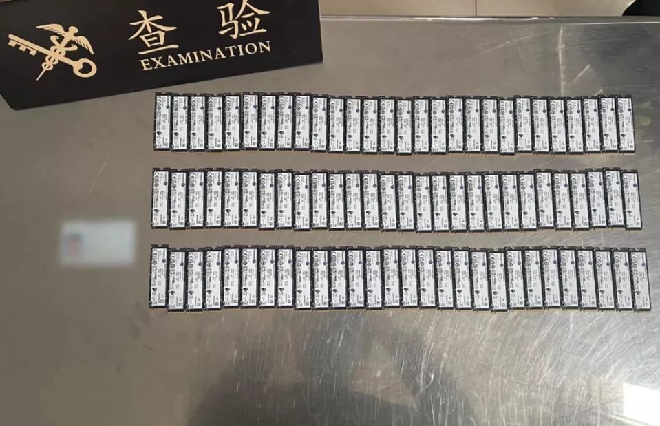 Die 84 NVMe SSDs von Kingston. (Bild: Chinesischer Zoll)