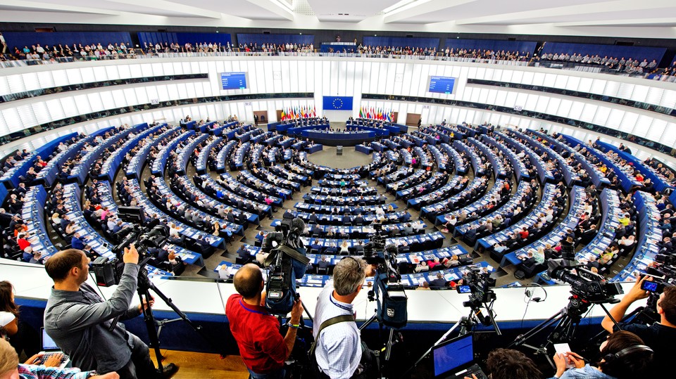 Die vom EU-Parlament verabschiedete DSGVO könnte von der Arbeit einer KI profitieren.