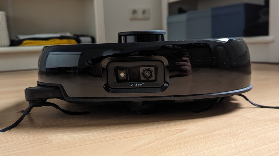 Die Staubbürsten sind ausfahrbar und kommen so auch in kleinere Winkel und Ritzen.