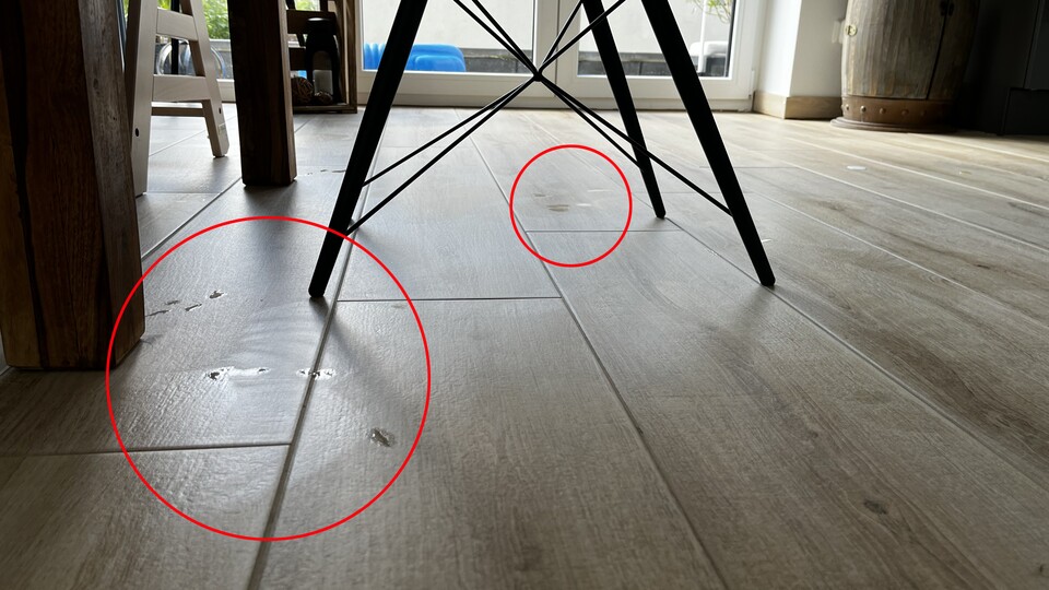 Beim Wischen hinterlässt der J15 Pro Ultra Tropfen, die Reinigungsleistung ist ungleichmäßig.
