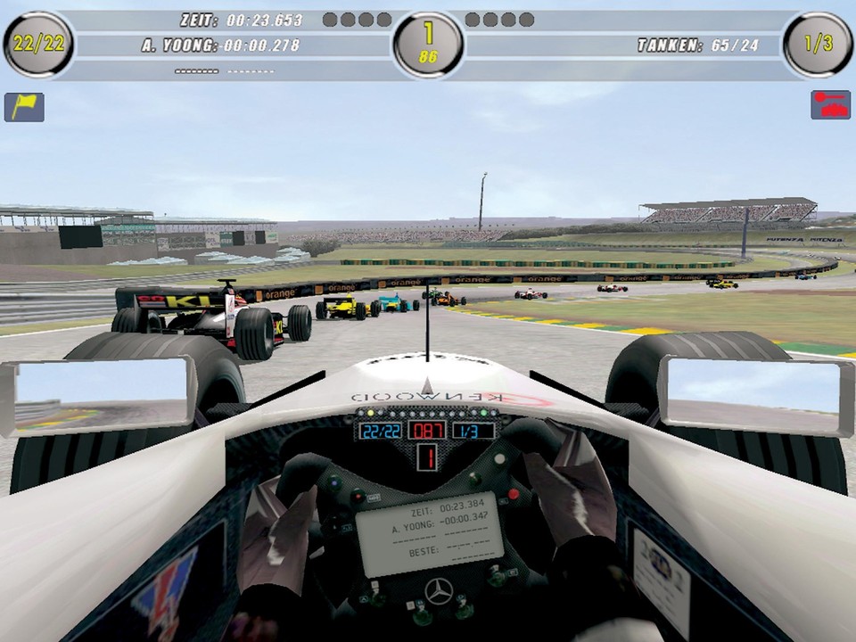 Dank enormer Weitsicht und realistischen Cockpits wirkt das Spiel wie eine TV-Übertragung. Statt eines Flaggenschwenkers gibt's links oben ein Symbol.