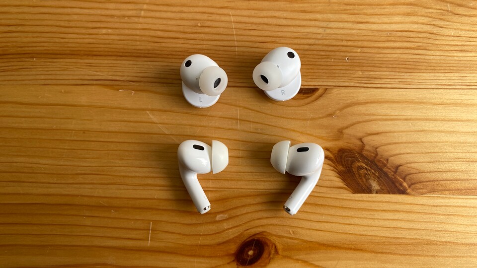 Abgesehen von den kleinen Stielen sind AirPods 2 Pro und Fairbuds fast gleichgroß.
