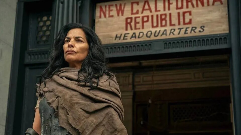 Moldaver war einst eine idealistische Wissenschaftlerin und führt 200 Jahre später eine Gruppe Raider an. Bildquelle: Amazon