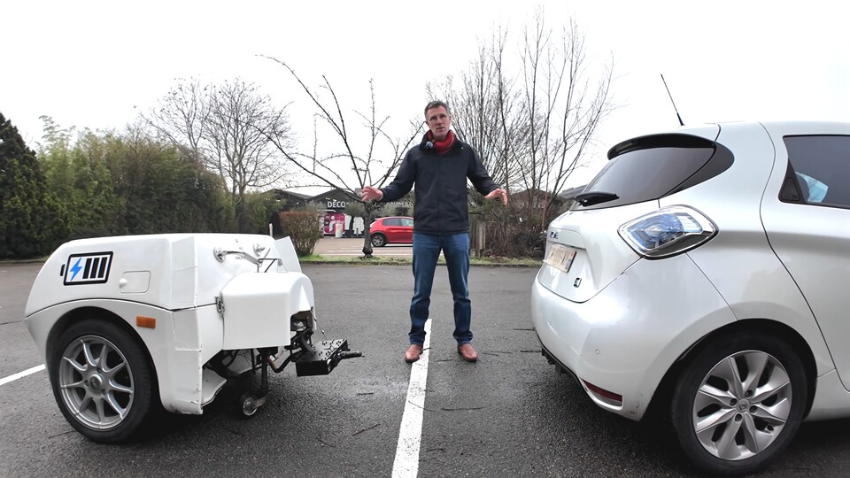 In zwei Minuten soll der Anhänger automatisch an speziellen Stationen an das Auto gekoppelt werden. (Bildquelle: Weelyke YouTube)
