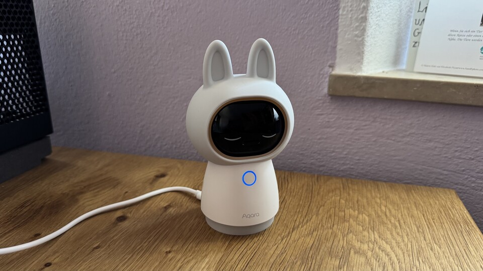 Süß sind die mitgelieferten Hasenöhrchen aus Silikon ja schon, auch wenn die Kamera bei mir ohne Kostüm zum Einsatz kam.