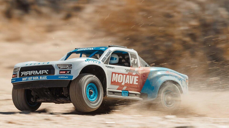 Pure Action und unendlicher Spaß: Ich liebe es mit meinem RC-Truck über Stock und Stein zu ballern.