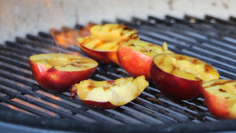 Vielseitigkeit und Langlebigkeit ist es, was Kamado Keramik-Grills von typischen Gasgrills und Kugelgrills abhebt.