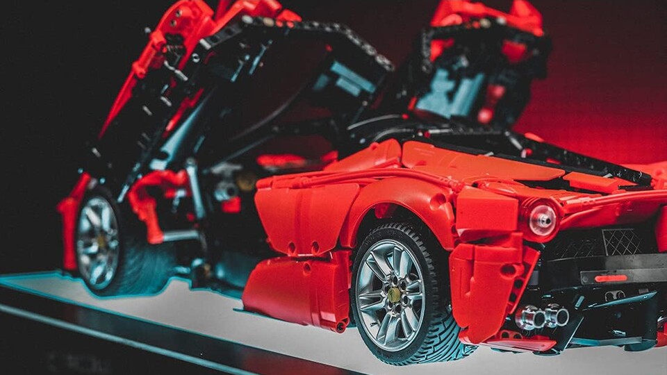 Details ohne Ende, hochwertige Teile und unglaubliche Funktionen. Der CaDA Master C61505W zeigt LEGO Technic, wies gemacht wird.