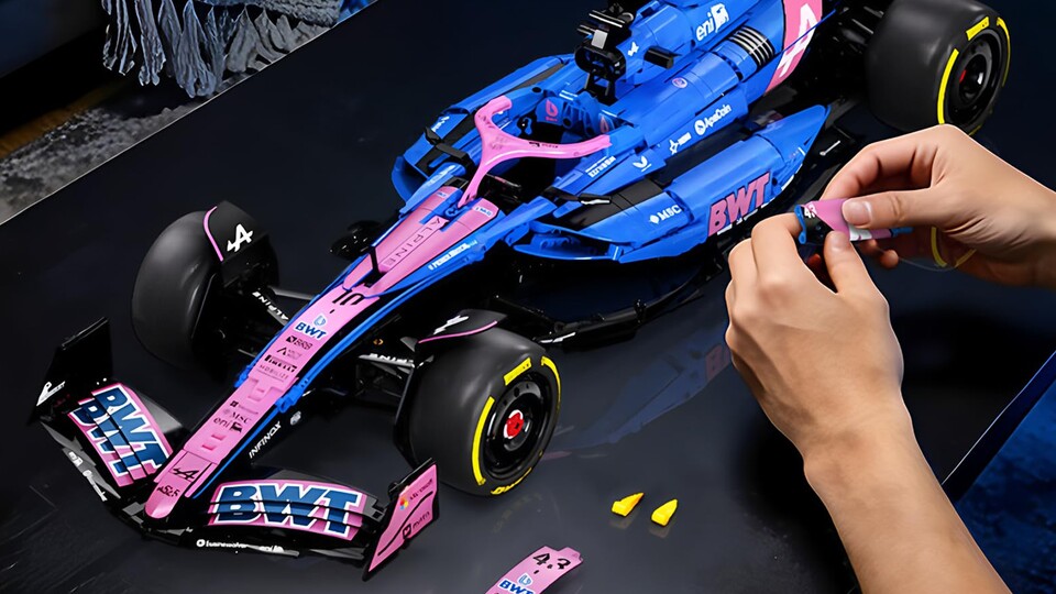 So muss ein F1-Wagen aus Klemmbausteinen aussehen! CaDA hat mir wiedermal bewiesen, dass sie die schönsten Modelle am Markt bauen.