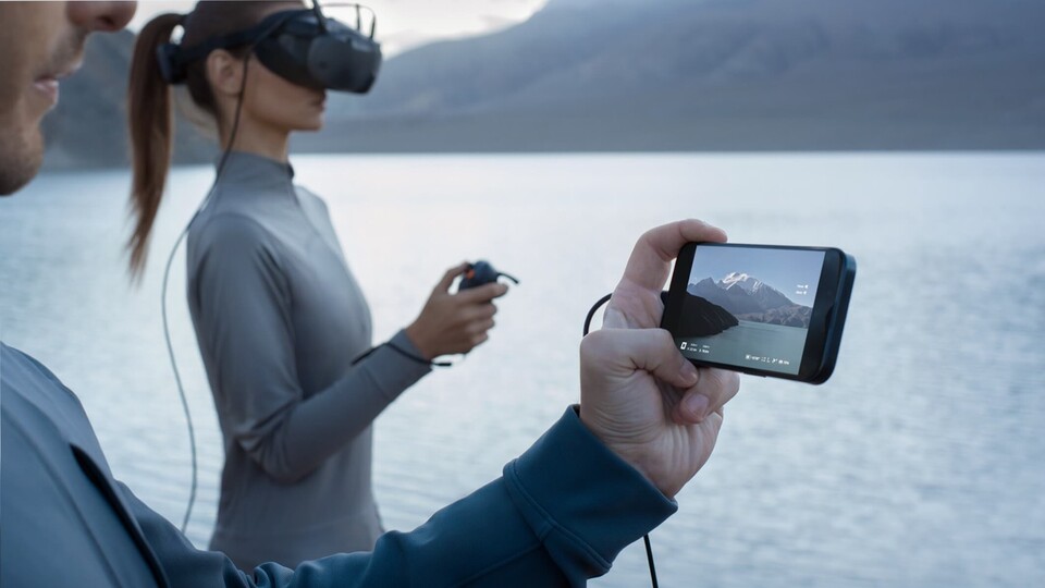 Wirkt wie aus dem Cyberpunk-Universum: Ausgerüstet mit einer VR-Brille wie der DJI FPV-Goggle N3 pilotiert ihr eure Drohne mit dem Kopf.